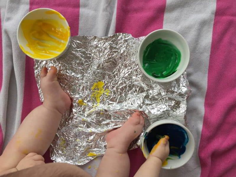 Baby-Foil-Painting-with-Finger-Paint-3-799x599