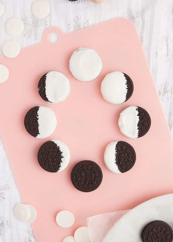 Moon Phases Using Oreo Biscuits