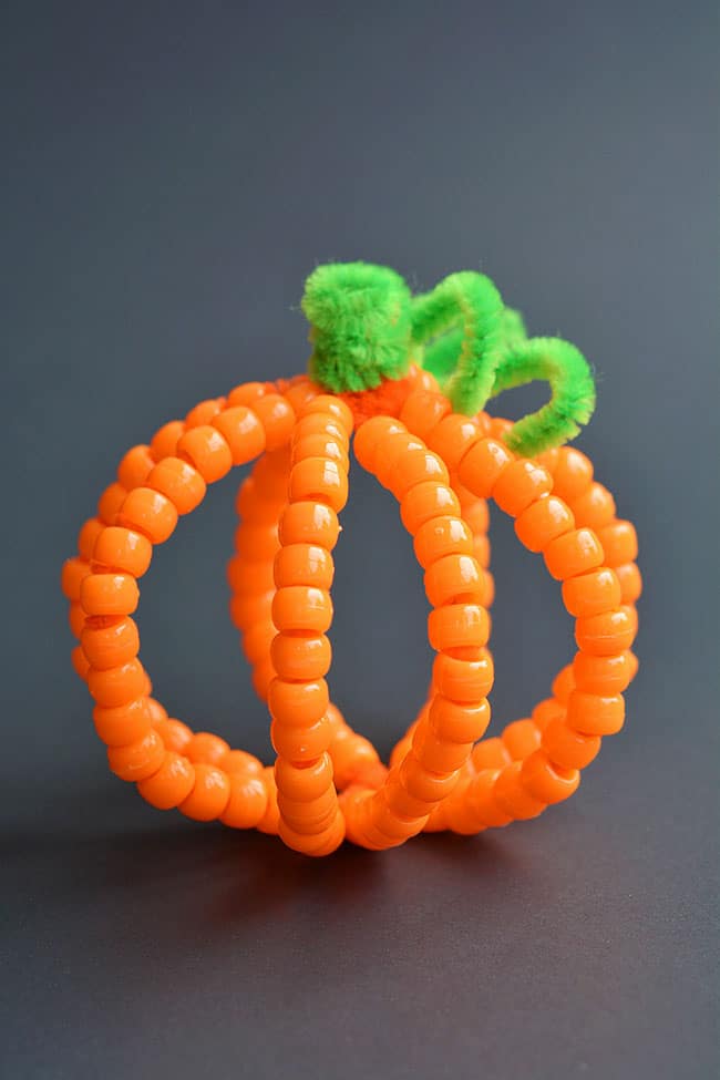 Pipe Cleaners Beaded Pumpkins for Halloween