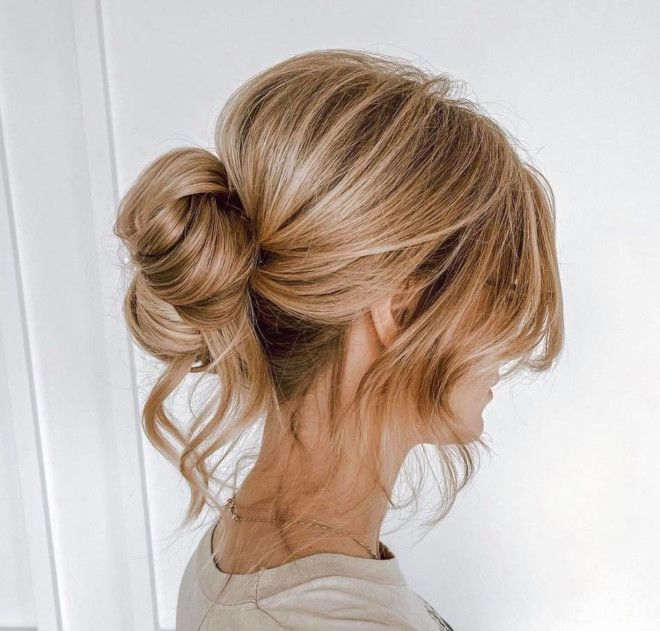 Casual Yet Chic: The Art of Messy Buns and Beach Waves