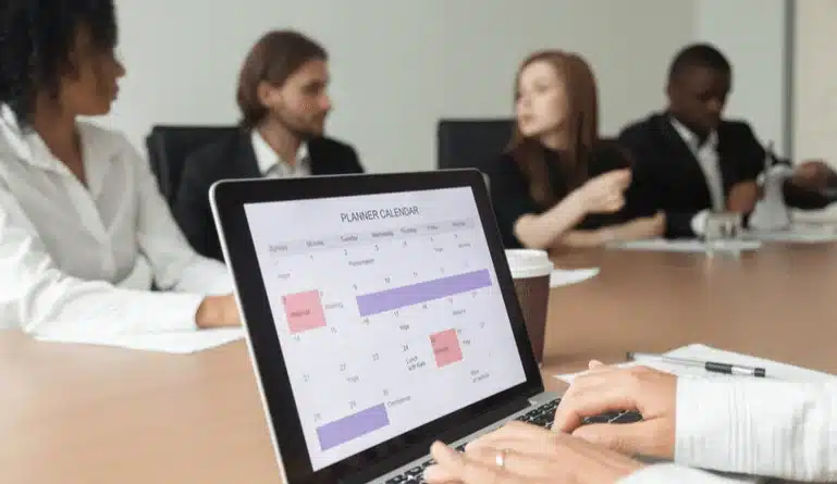 Revolutionizing Your Team's Productivity With Smart Scheduling Apps