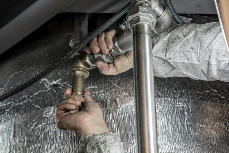 Homeowners: What to Expect When Hiring a Professional Plumber